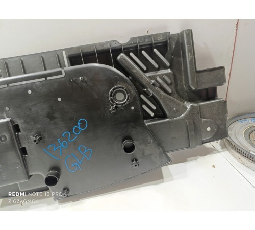 Инструментальный ящик багажника