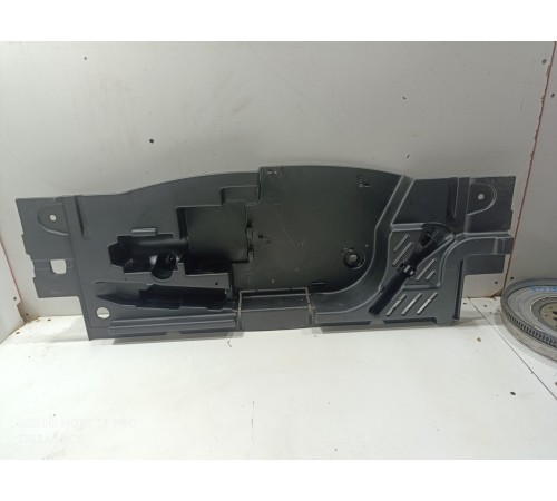 Инструментальный ящик багажника