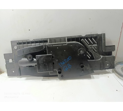 Инструментальный ящик багажника