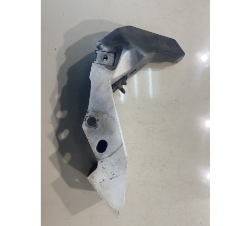 Кронштейн лампы крыла (передняя,превая)