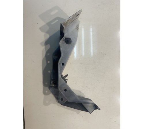 Кронштейн лампы крыла (передняя,превая)