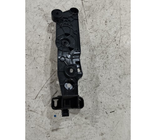 Кронштейн крепление салона