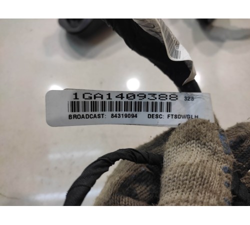 Электропроводка двери (передняя, левая)