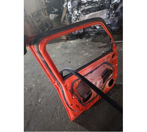 Дверь передняя левая