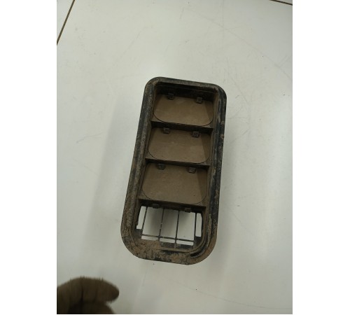 Решетка вентиляционная задняя 