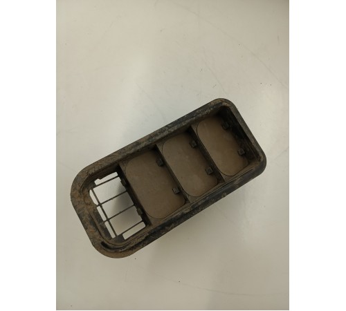 Решетка вентиляционная задняя 