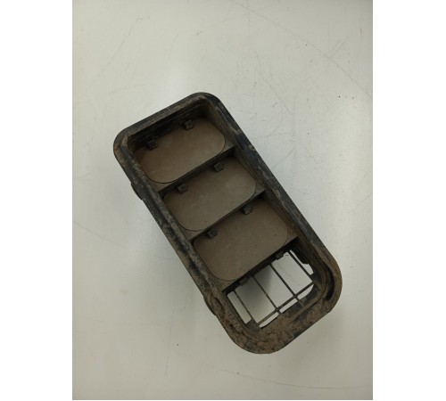 Решетка вентиляционная задняя 