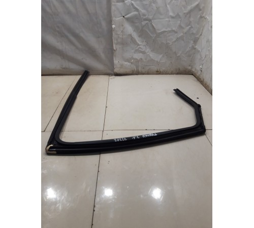 Уплотнитель двери (задний, левый)