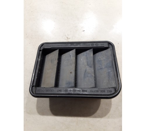 Решетка вентиляционная (левая)