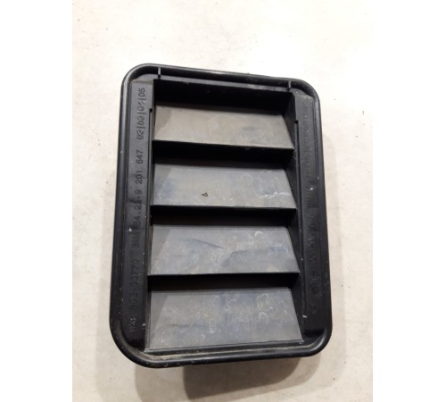 Решетка вентиляционная (левая)