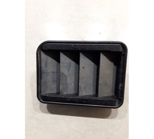 Решетка вентиляционная (левая)