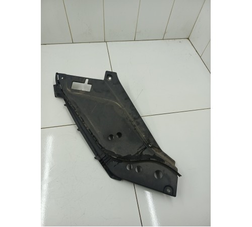 Накладка передней панели левая