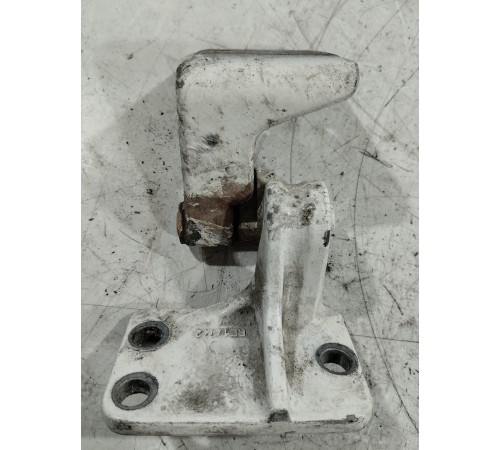 Петля двери правая нижняя