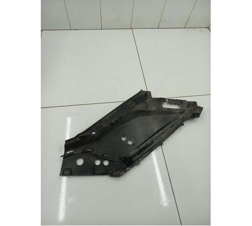 Накладка передней панели левая