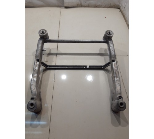 Кронштейн сиденья (передний, левый)