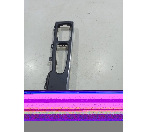 Накладка (пластик) салона (левая)