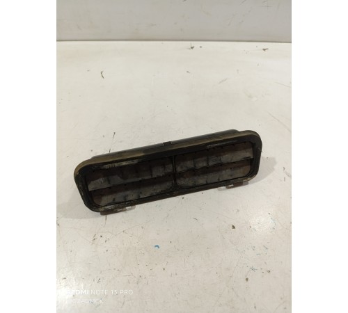 Решетка вентиляции задняя левая