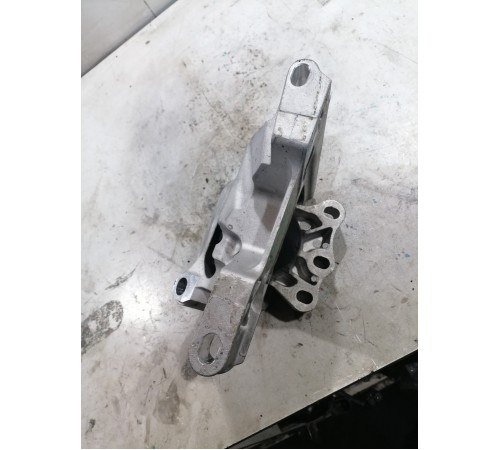 Подушка, опора двигателя