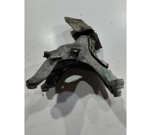 Кронштейн двигателя правый