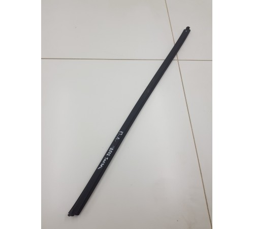 Уплотнитель стекла передний левый внутренний