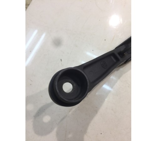 Стеклоочиститель (передний, левый)