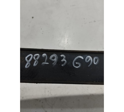 Крепление топливного бака правое