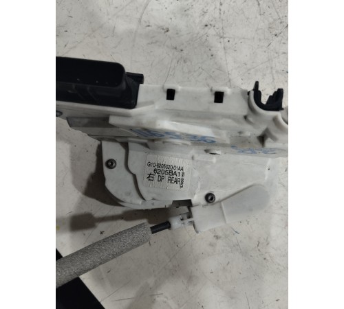 Замок двери задний правый