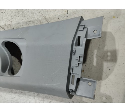 Обшивка центральной стойки левая верхняя