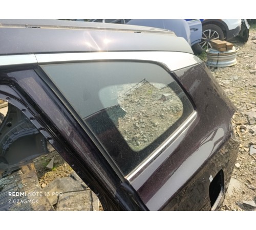 Глухое стекло заднее левое