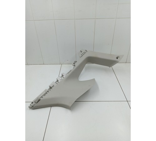 Обшивка задней стойки правая верхняя