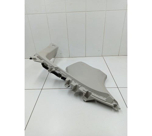 Обшивка задней стойки правая верхняя