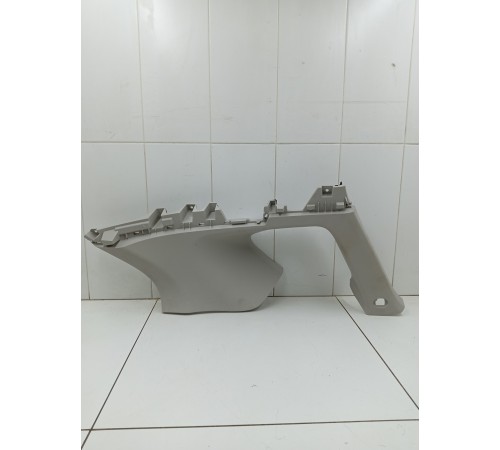 Обшивка задней стойки правая верхняя