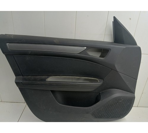 Обшивка двери передняя левая