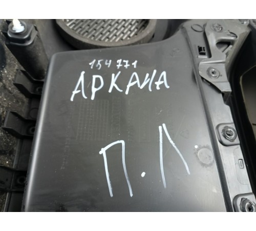 Обшивка двери передняя левая