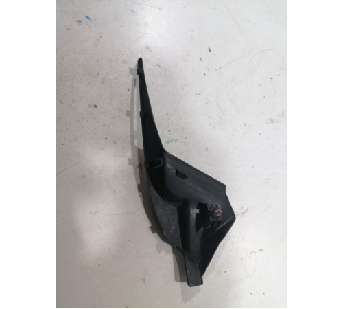 Уголок решетки жабо (левый)