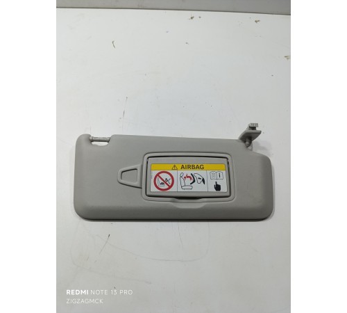 Козырек солнцезащитный правый