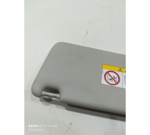 Козырек солнцезащитный правый