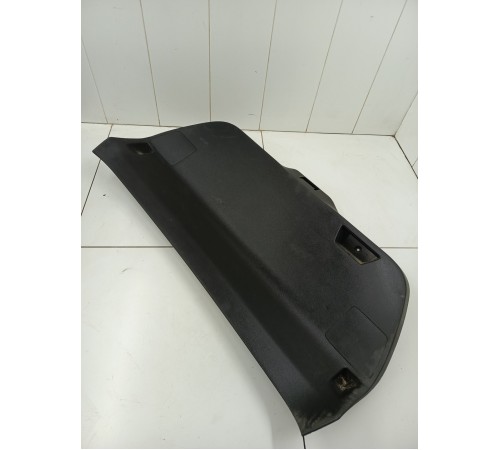 Обшивка крышки багажника