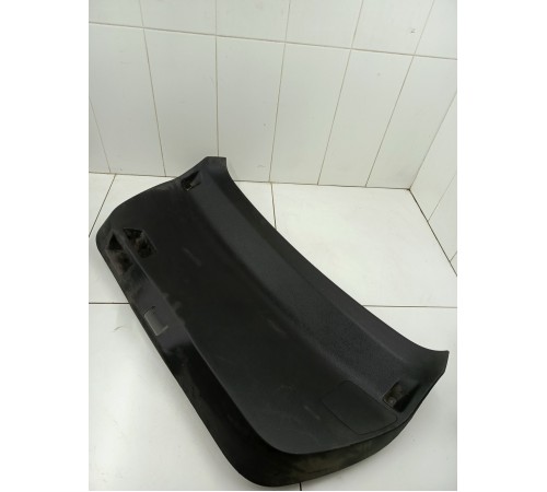 Обшивка крышки багажника