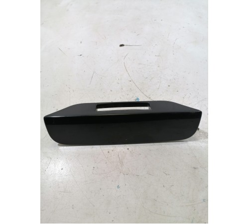 Накладка кнопки открывания багажника