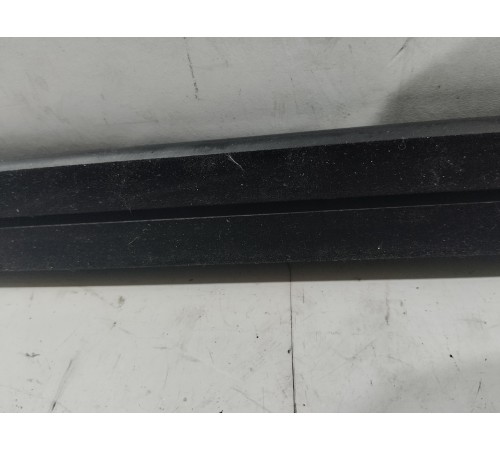 Уплотнитель стекла (передний левый внутренний)