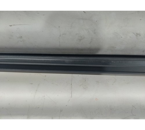 Уплотнитель стекла (передний левый внутренний)