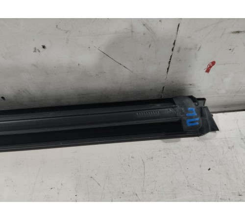 Уплотнитель стекла (передний левый внутренний)