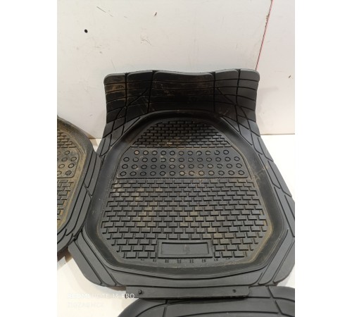 Комплект ковриков салона