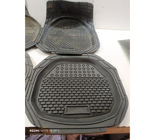 Комплект ковриков салона