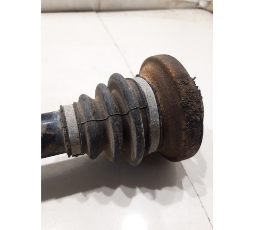 Привод (полуось) (задний правый)