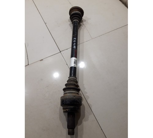 Привод (полуось) (задний правый)