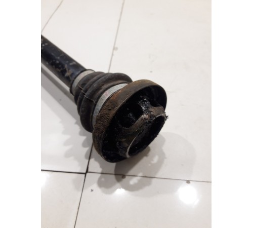 Привод (полуось) (задний правый)