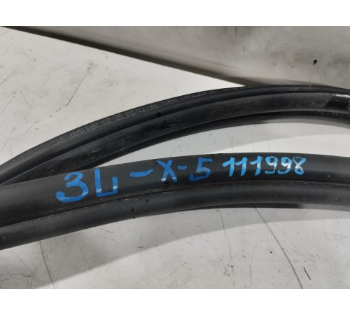 Уплотнитель двери (задний левый)