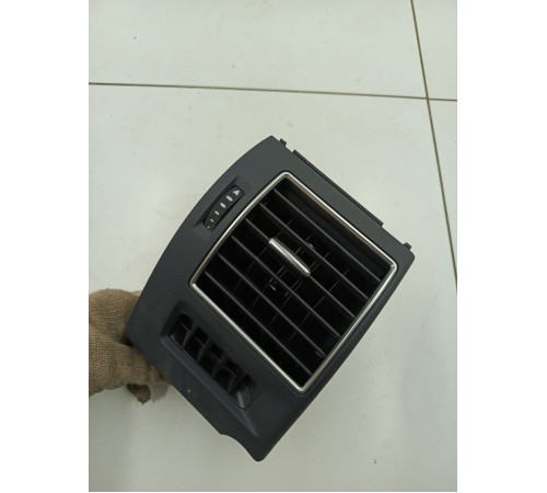 Дефлектор воздушный левый